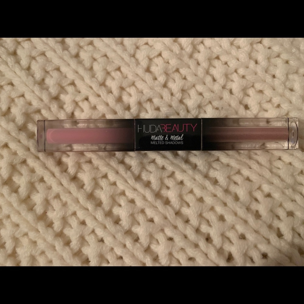 Huda Beauty matte and metals